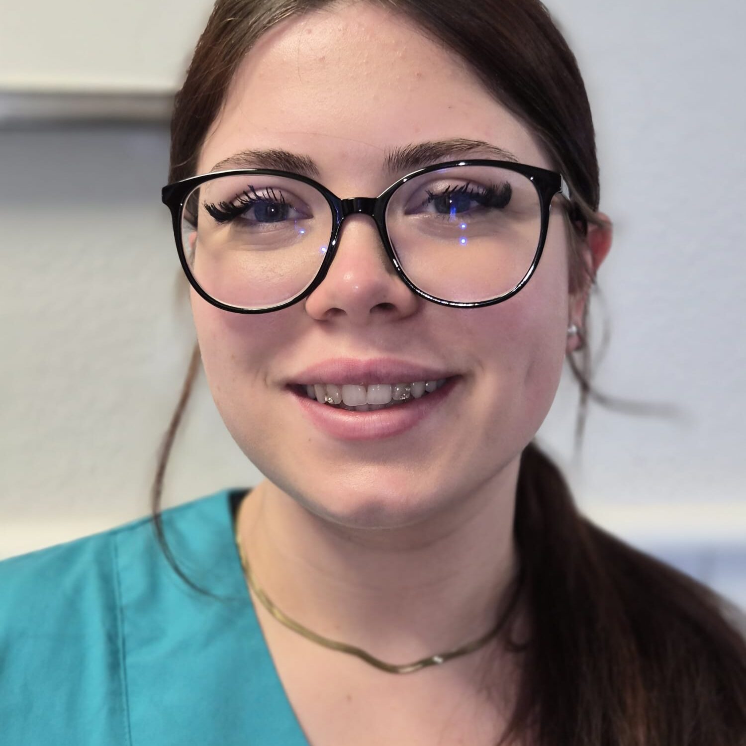Flavia Duran, Auszubildende in der Zahnarztpraxis Gerstetten